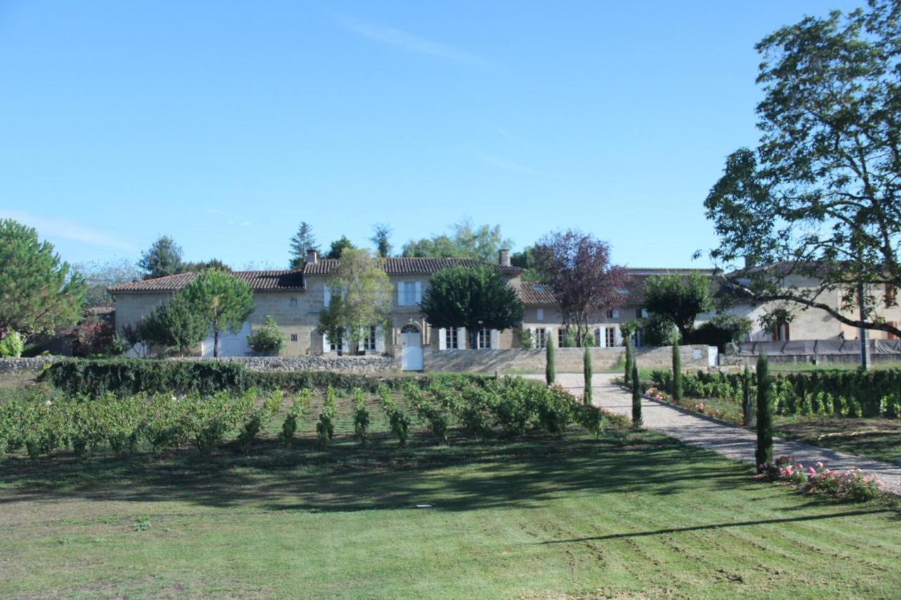 Allee Des Roses Saint-Philippe-d'Aiguille Luaran gambar