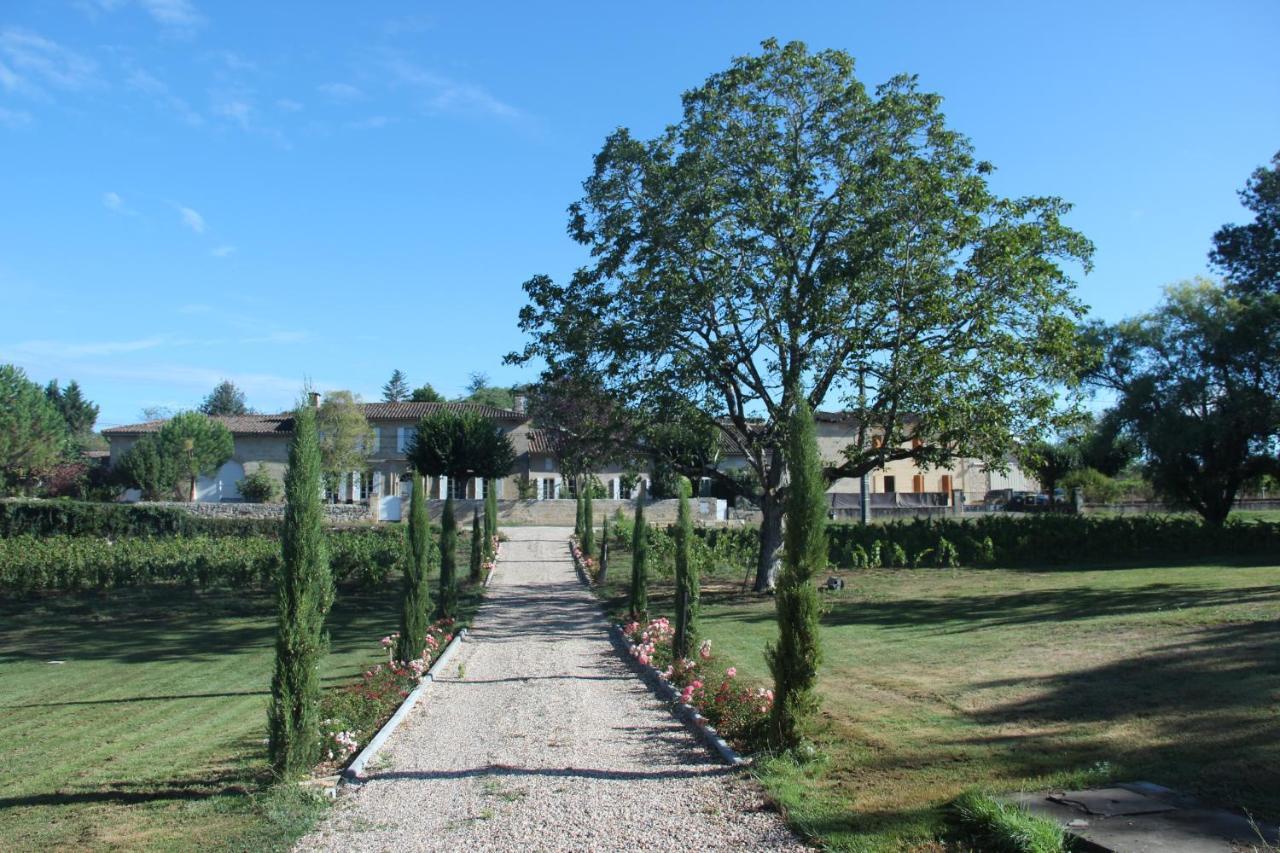 Allee Des Roses Saint-Philippe-d'Aiguille Luaran gambar